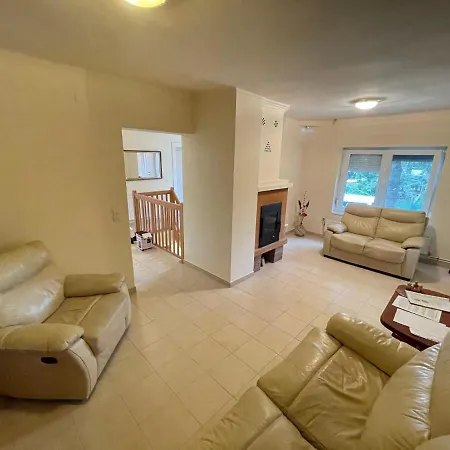 Hunyadi Nyaralo Balatonkeresztúr